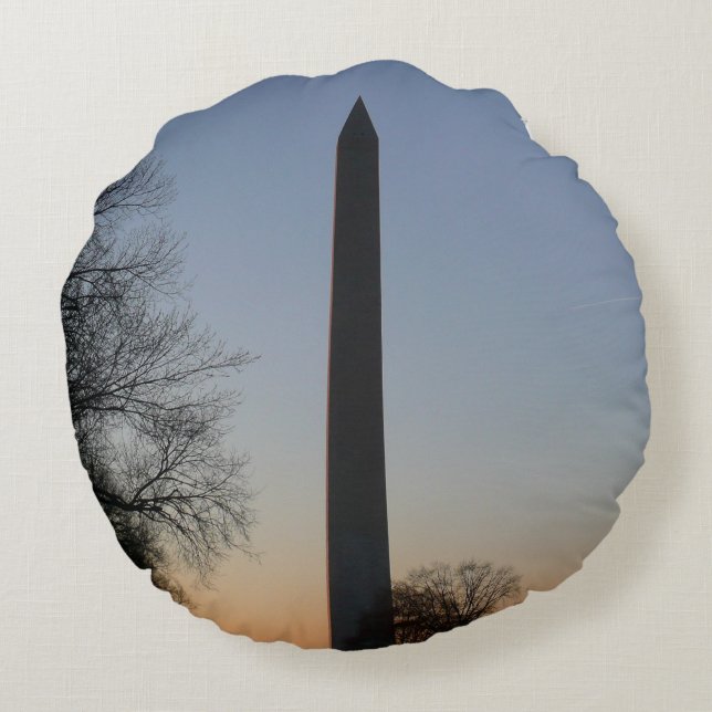Washington Monument vid solnedgång i DC Rund Kudde (Baksidan)