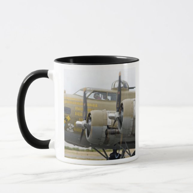 Washington, Olympia, militärflyguppvisning. 2 Mugg (Vänster)