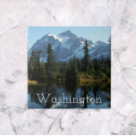Washington State Mount Shuksan Ligcape Kakelplatta<br><div class="desc">Keramiskt plattor med en scenbild av Mount Shuksan,  belägen i norra Cascades of Washington State. Markera din ruta storlek. Gör en underbar resande souvenir-trivet!</div>