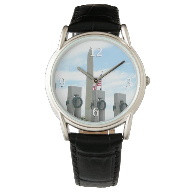 Washingtonmonumentet och WWII-minnesmärket i DC Armbandsur (Framsida)