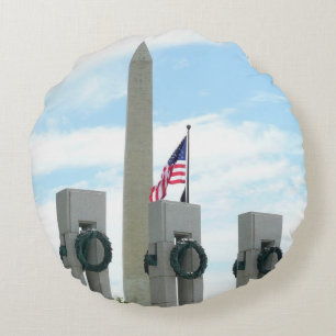 Washingtonmonumentet och WWII-minnesmärket i DC Rund Kudde