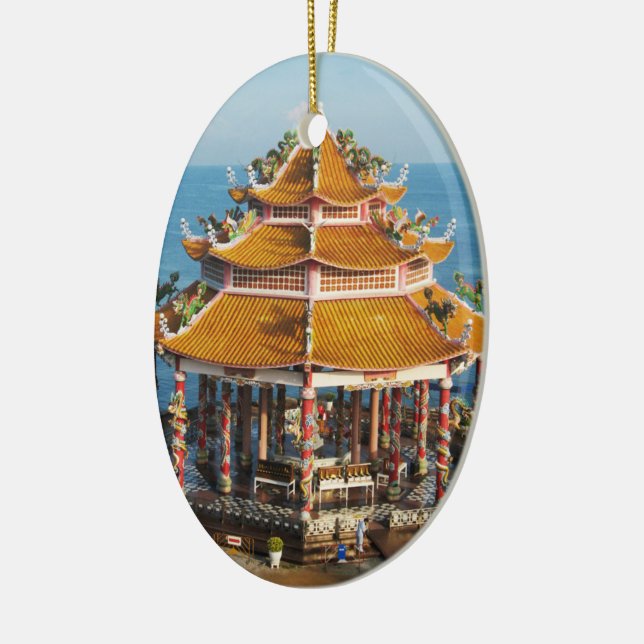 Wat Koh Loi… Sriracha, Chonburi, Thailand Julgransprydnad Keramik (Vänster)