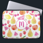 Watecolor Fruit Monogram Laptop Fodral<br><div class="desc">Vattenfärgsfrukt mönster med ett monogram. Färsk,  färglös och söt design för livsmedel. Ändra den första att anpassa.</div>
