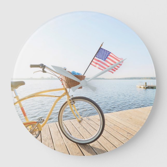 Water | Bicycle By the Lake Stor Klocka (Framsida)