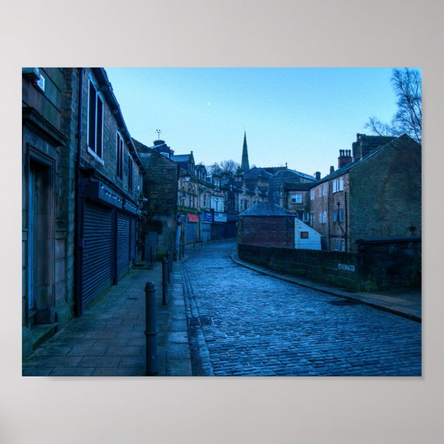 Water Street Todmorden - Kullerstens charm vid sky Poster (Framsidan)