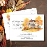 Watercolor Autumn House Flytta Notification Vykort<br><div class="desc">I detta meddelande om hjärtslitande finns det en våning i höst i träd med ett hus i bakgrunden. Ord: "Vår familj har planerat nya rötter." Det är perfekten att låta dina vänner och familj få veta om ditt kommande drag. Det är säkert en slå med alla som får den.</div>