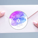 Watercolor Blue Lila Star of David Bat mitzvah Runt Klistermärke<br><div class="desc">Lägg till det vackra klistermärket sälar Jewish Fladdermus eller Pub Mitzvah till inbjudningar, kuvert, tackkort eller något annat som tack eller hjälp. För pojke eller flicka. Modern brev-Trendig--skriptmodell med vitt skript. Vattenfärgad bakgrund i blått, teal, turkos, violett lila nyans . Ni kommer säkert att imponera på alla med dessa! Se...</div>