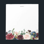 Watercolor Burgundy och Blåa blommor Garland Anteckningsblock<br><div class="desc">En elegant och ett vismiskt anteckningsblock med vattenfärgade blommor,  blåblommor och rosa med gröna accenter. Det här blir en feminininisk perfekt för ditt kontor.</div>
