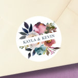 Watercolor Dusty Mauve Ro Blue Blommigt Bröllop Runt Klistermärke<br><div class="desc">Elegant,  handmålad blommigt bouquet-formgivning i dammig blått,  flytande ro och lättpastel färg; rosor,  grönt,  grenar. Lättredigerbar mall för bröllop,  perfekt för budgetens bröllop - kvalitetsinbjudningar men ändå billiga. Utformning som är anpassad för vilken tid som helst på året.</div>