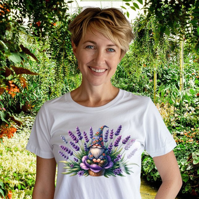 Watercolor Gnome & Lila blommor T Shirt (Skapare uppladdad)