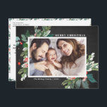 Watercolor Hollies Chalkboard-julfoto Helg Vykort<br><div class="desc">Skicka dina kära julhälsningar den här säsongen med det här roliga vågrät julfotkort. Den har vattenfärgshollier,  faux guld-folie-accenter,  matchande fétive helgdag,  faux chalkboard-bakgrund och modern typografi. Texterna är helt redigerbara. Anpassa det här lilla julfotokortet genom att lägga till ditt foto,  namn och år.</div>