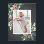Watercolor Hollies Faux Chalkboard-julfoto Helg Vykort<br><div class="desc">Skicka din kära julhälsning den här säsongen med det här vackra,  vackra julfotovykortet. Den har vattenfärgshollier,  faux guld-folie-accents,  matchande fétive helgdag,  faux chalkboard papper och modern typografi. Texterna är helt redigerbara. Anpassa det här hollyfoto-vykortet genom att lägga till ditt foto,  namn och år.</div>