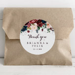 Watercolor Illustrated Tack Wedding Favor Runt Klistermärke<br><div class="desc">Den här vattenfärgen illustrerade ett tack för ditt bröllop. Ett klassiskt runt klistermärke är perfekt för ett enkelt bröllop. Konstruktionen har konstnärligt handmålat vattenfärgsblått, burgundärt, rött, ro och peonier med elegant grönt löv, som inspirerar den färgstarka idylliska höstens skönhet. Gör etiketten egen genom att inkludera namn, händelsen (om tillämpligt) och...</div>