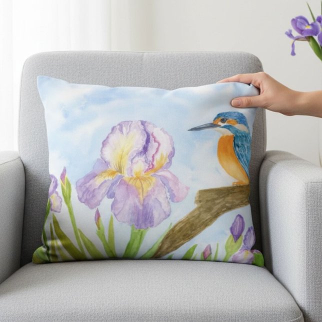 Watercolor Kingfisher with Purple Irises Prydnadskudde (Skapare uppladdad)