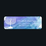 Watercolor Menorah Hanukkah Chanukah Return Returadress Etikett<br><div class="desc">Skicka inbjudan eller helgdagskort till Hanukkah och tack för att du har kort med dessa vattenfärgsblå returetiketter. Vit menorah med David stjärna i mitten. Redigerbara mallar så att du kan ändra teckensnitt och storleka.</div>