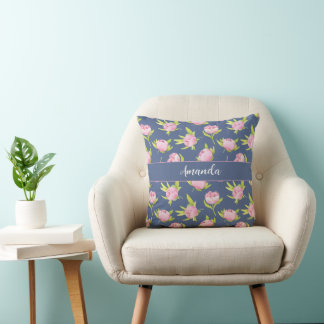 Watercolor Pattern with Delicate Pink Round Pillow Kudde