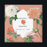 Watercolor Peach Rosa Peonies Flowers Bröllop Magnet<br><div class="desc">Ett vackert vattenfärgspersikor och rosa peonies-blomma bröllop med guld geometriskt ram på persikobakgrunden. En unik utformning som använda vintagar botaniska blommigtar i persikor och rosa färg. En blommigt för persikor och rosor med elegant med ett grönt streck. Ett chic guld-geometriskt ram-bröllop främjar magnetdesign med modernt inslag. Det finns också möjlighet...</div>