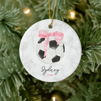 Watercolor Soccer Ball and Rosa Grandmillenial Bow Julgransprydnad Keramik
