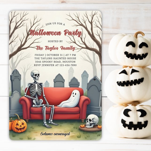Watercolor Spooky Cute Skeleton Ghost Halloween Inbjudningar (Spooky Cute Skeleton & Ghost on Couch Halloween Party Invitation Graveyard Costume Bash)