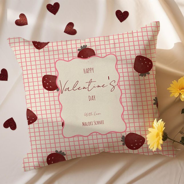 Watercolor Strawberries on Pink Grid- Valentine Kudde (Skapare uppladdad)