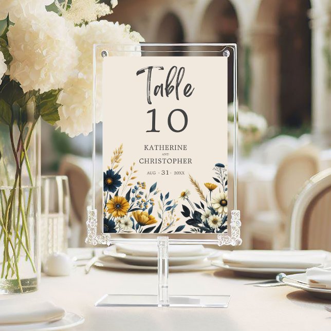 Watercolor WildblommElegant Beige Bröllop Bordsnummer (Watercolor Wildflowers Elegant Wedding Table Number with Guest Names, Blue and Yellow Wildflowers.)