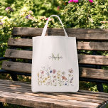 Watercolor Wildblommor Boho-Snyggt med Monogram Tygkasse<br><div class="desc">En snyggt livsmedel-tote med sin feminina boho vildblommor och personlig med ditt monogram initial och namn. Den har en gräns-rad med vildblommor i mjuka pastellnyanser av rosa, periwinkle blue, off-white och gult med ömtåliga stjälkar och grönt. En textmall finns med för att anpassa med ditt namn och ditt monogram som...</div>