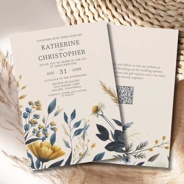Watercolor Wildblommor Elegant Blommigt Bröllop Inbjudningar (Watercolor Wildflowers Elegant Beige Wedding Invitation with blue and yellow wildflowers, qr code.)