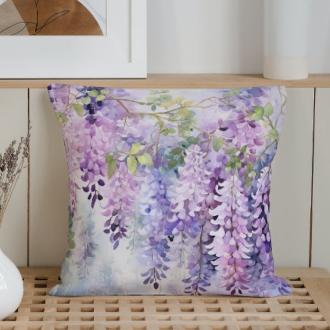 Watercolor Wisteria Whispers Kudde (Skapare uppladdad)