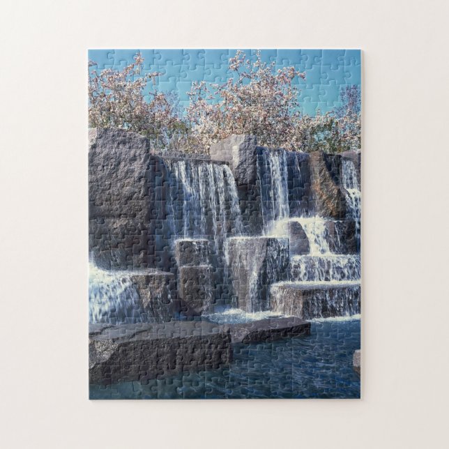 Waterfall Memorial Washington. Pussel (Vertikal)