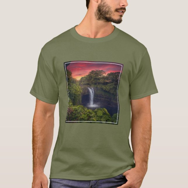 Waterfalls | Rainbow Falls, Hilo, Hawaii T Shirt (Framsida)