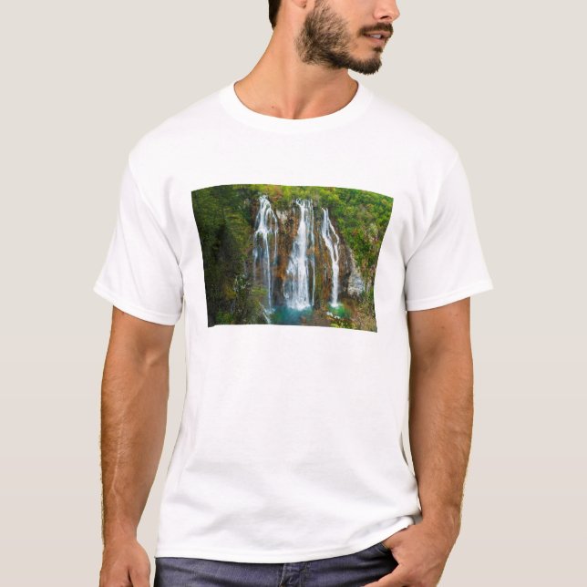 Waterfalls upphöjda vy, Kroatien T-shirt (Framsida)
