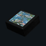 Waterlilies av Claude Monet, Vintage Impressionism Smyckeskrin<br><div class="desc">Waterlilies (1914) av Claude Monet är en vintage konstmålning för bra. En av många variationer i vatten lily blommigt-målningar som Monet målade av dammen i sin blomsterträdgård i Giverny, Frankrike. Om konstnären: Claude Monet (1840-1926) var en av grundarna av den Fransk målningsrörelsen och de flesta av hans målningar var "en...</div>