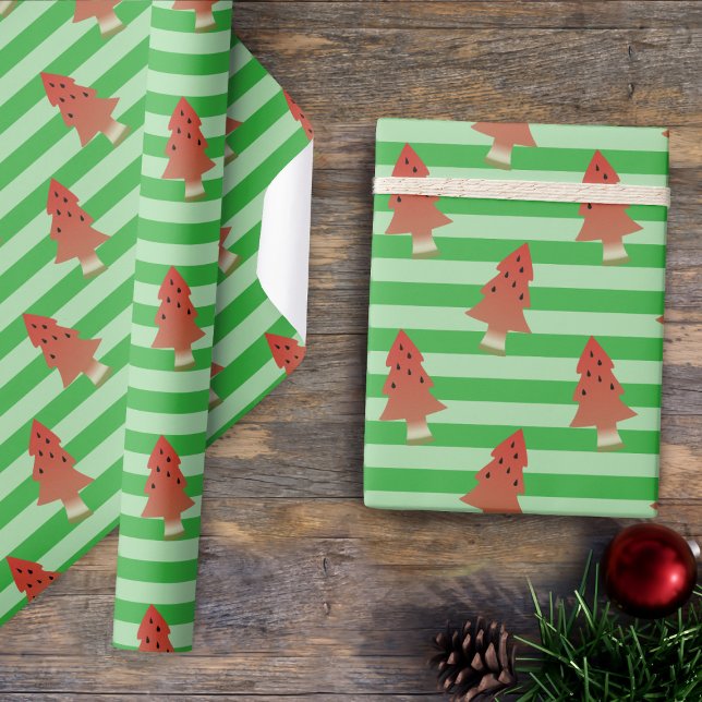 Watermelon Träd jul i juli Grönt Stripe Presentpapper (🍉🎄 Summer gift-giving just got a whole lot cooler with our Christmas in July wrapping paper.)
