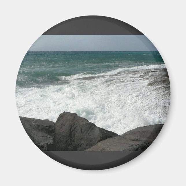 Wave Breaking on Big Sten Magnet (Framsidan)