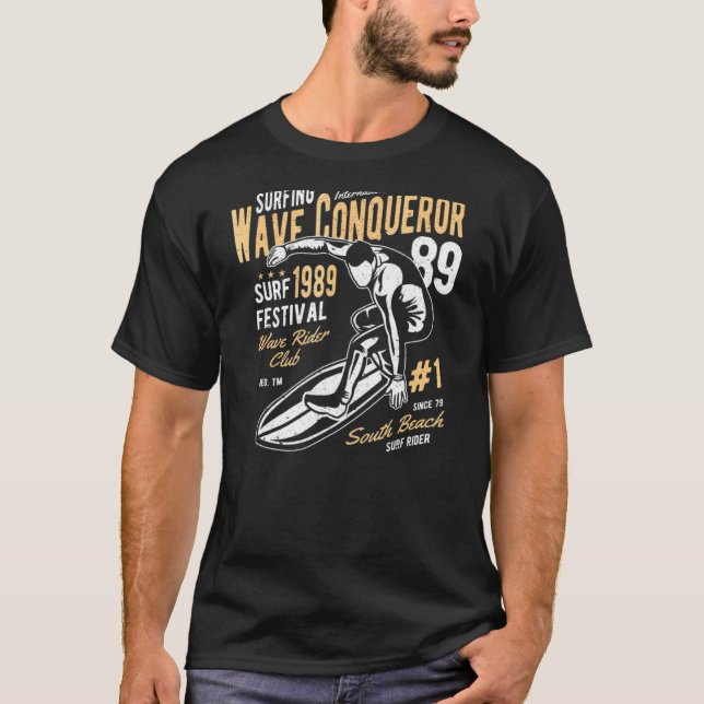 Wave Conqueror Nineties Surfing T Shirt (Framsida)