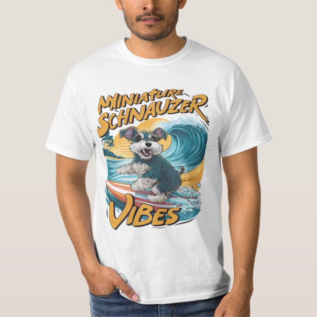 Wave-Riding Miniature Schnauzer Surfing Äventyr T Shirt (Framsida)