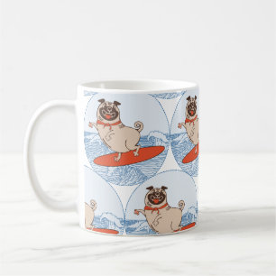Wave ridning lycklig pug hund på skarvband kaffemugg