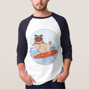 Wave ridning lycklig pug hund på surfboard T-Shirt