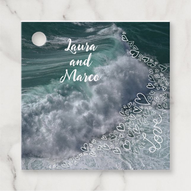 Waves and sea with Doodle hearts Gåvor Etiketter (Framsida)