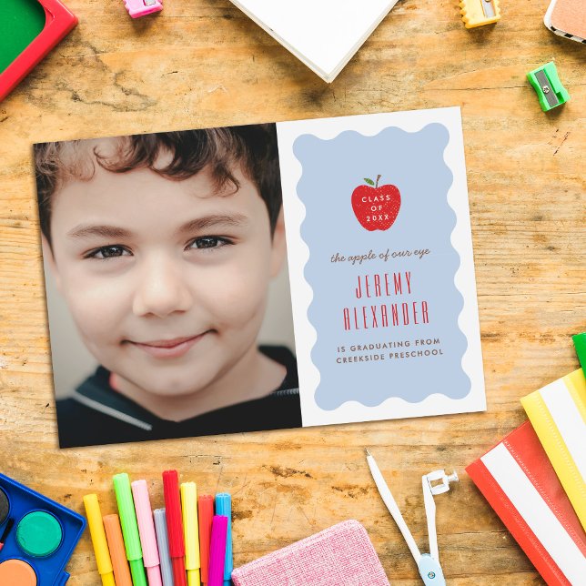 Wavy Apple Preschool Photo Graduation Announcement Spara Datumet (Skapare uppladdad)