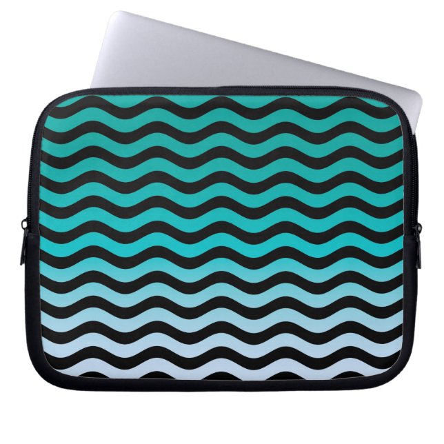 Wavy Turquoise Stripes Laptop Fodral (Framsidan)