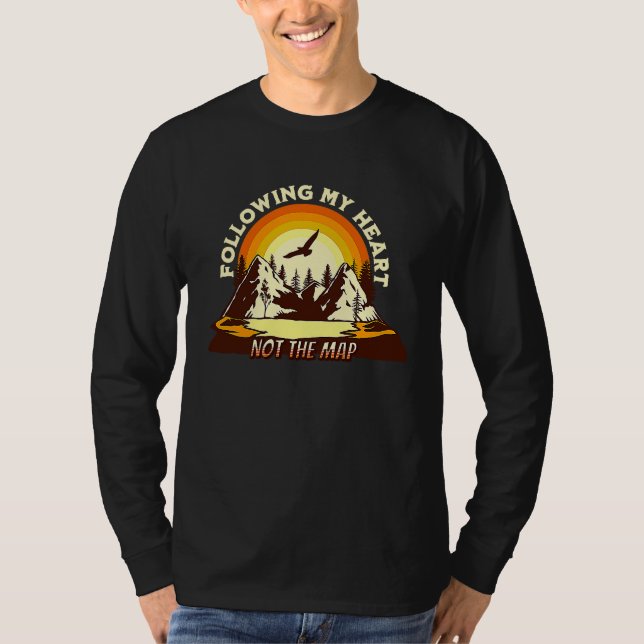 Wayward Son Hiking Camping Vacation T Shirt (Framsida)