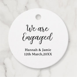 We are Engaged couple name date calligraphystylish Gåvor Etiketter