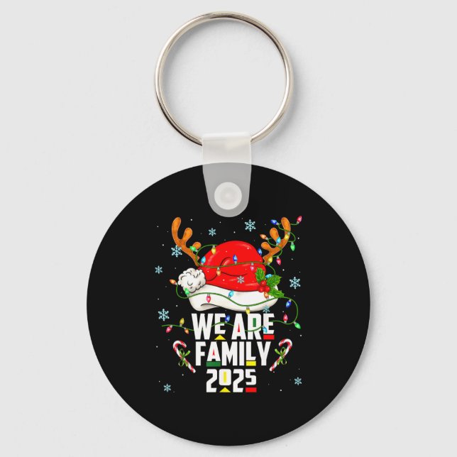 We Are Family 2025 Black Christmas Tree Santa Pjs  Nyckelring (Framsida)