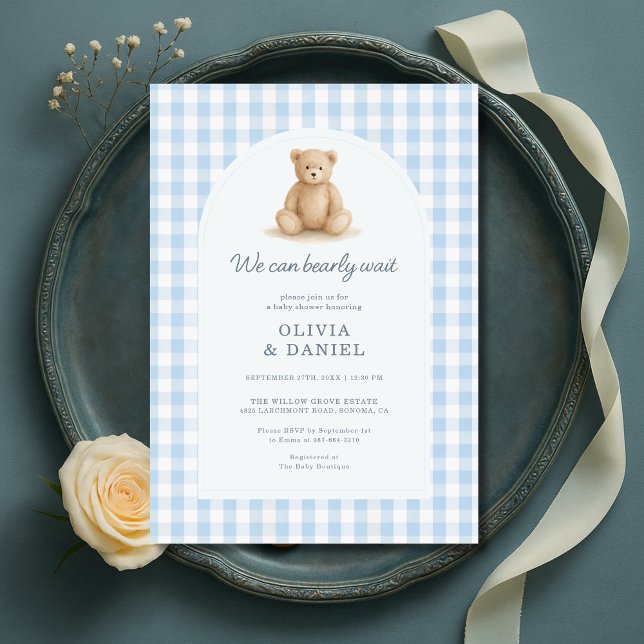 We Can Bearly Wait Blue Gingham Baby Shower Inbjudningar (Skapare uppladdad)
