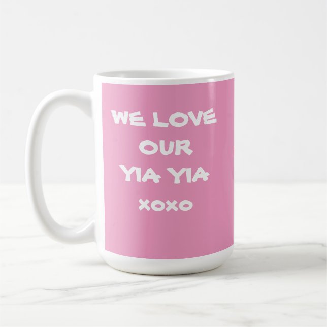 "WE KÄRLEK OUR YIA YIA GIFT" Soft Rosa and White Kaffemugg (Vänster)