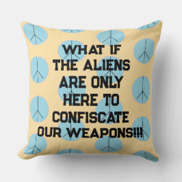 Weapon Alien Abduction Throw Pillow Kudde