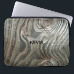 Weasted Old Wood Brain Struktur Laptop Fodral<br><div class="desc">Coola av gammalt vävt trä med träkorn i grått grönt Anpassningsbar monogram</div>