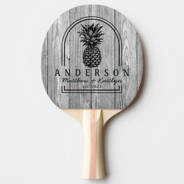 Weathered Dark Gray Pineapple Wedding Arch & Name Pingisracket (Framsidan)