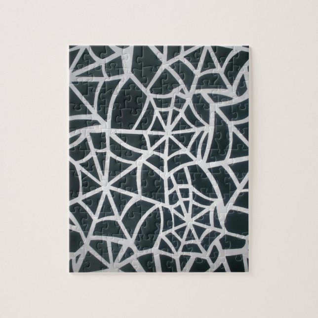 Webben av mysterium: Fintvätt - Vitt Spindelnät Pussel (Vertikal)